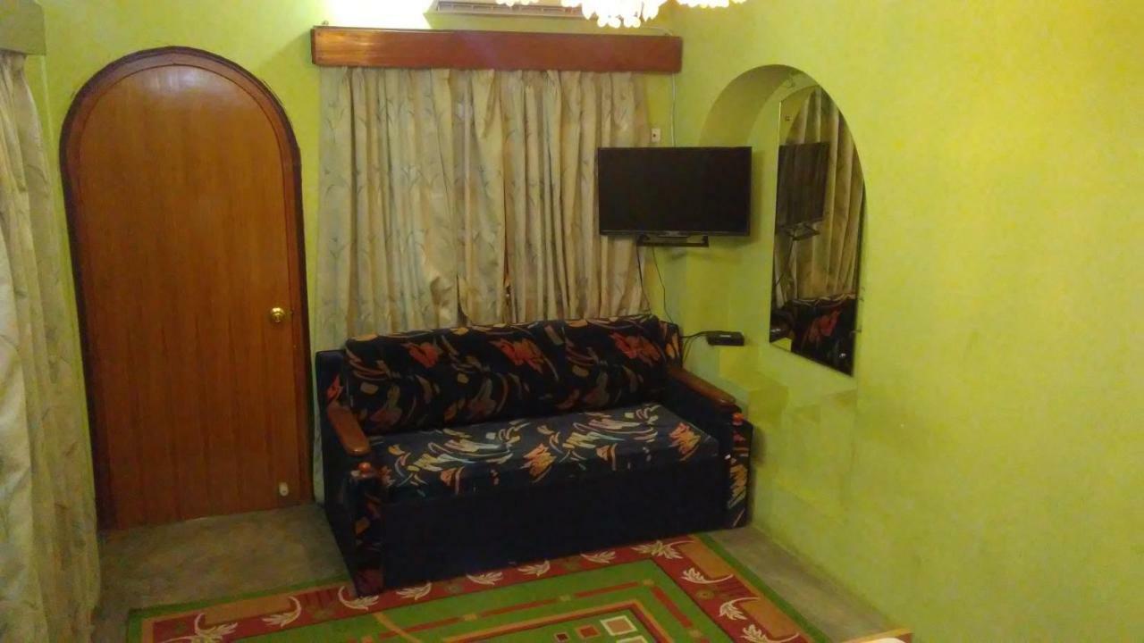 Royal Paying Guest Hotell Kolkata Eksteriør bilde