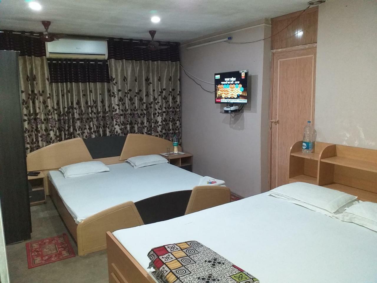 Royal Paying Guest Hotell Kolkata Eksteriør bilde