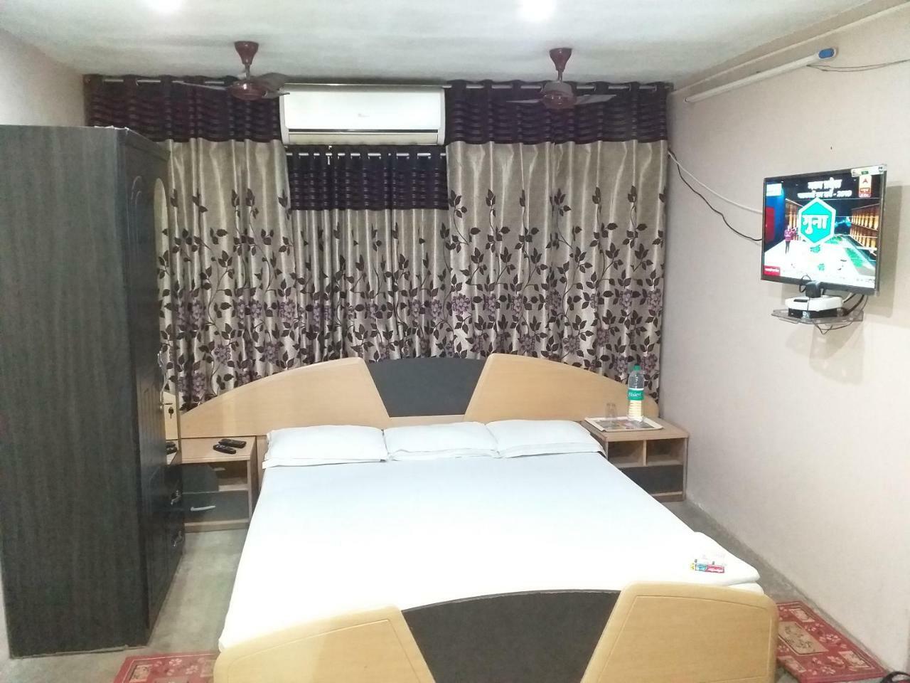 Royal Paying Guest Hotell Kolkata Eksteriør bilde