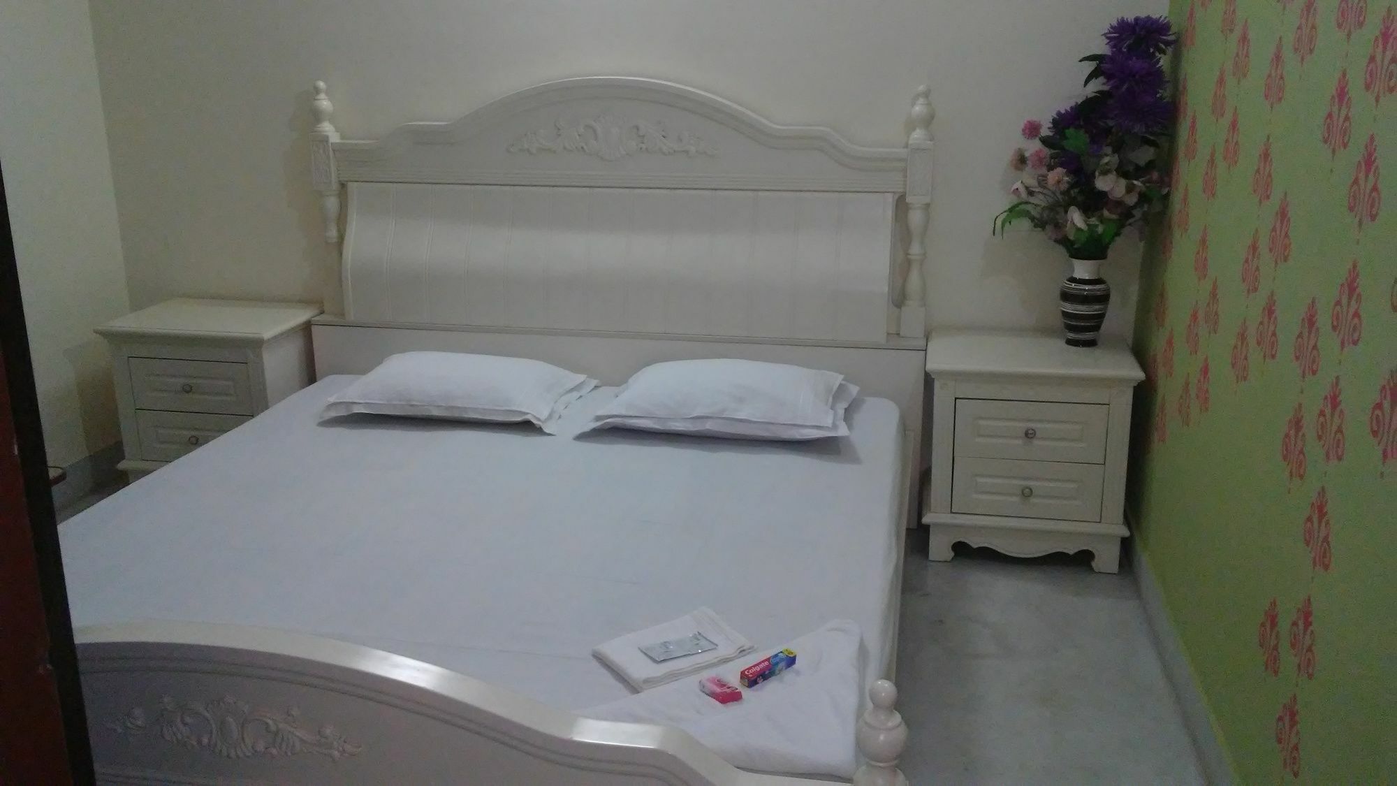 Royal Paying Guest Hotell Kolkata Eksteriør bilde